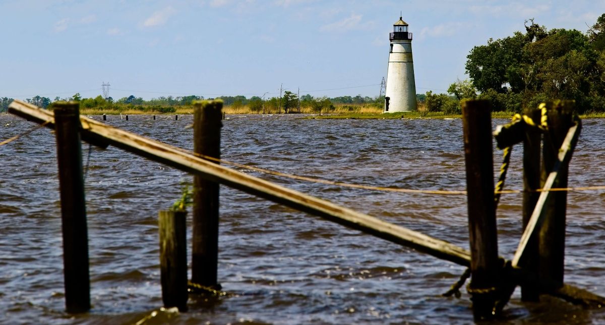 Image of the Tchefuncte River Lighthouse near Madisonville, Louisiana