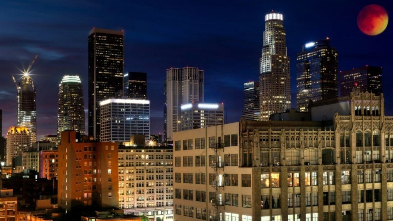 Image of downtown Los Angeles at night