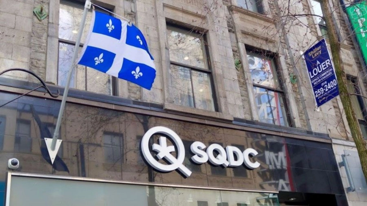 Exterior image of a Société québécoise du cannabis store