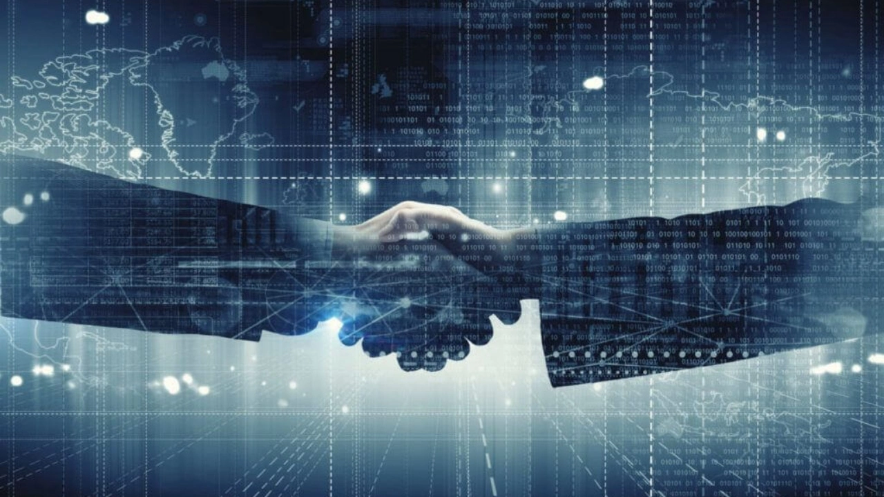 Image of two businesspeople shaking on an agreement