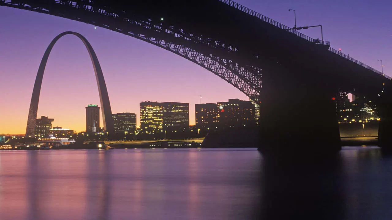 Image of the St. Louis skyline.