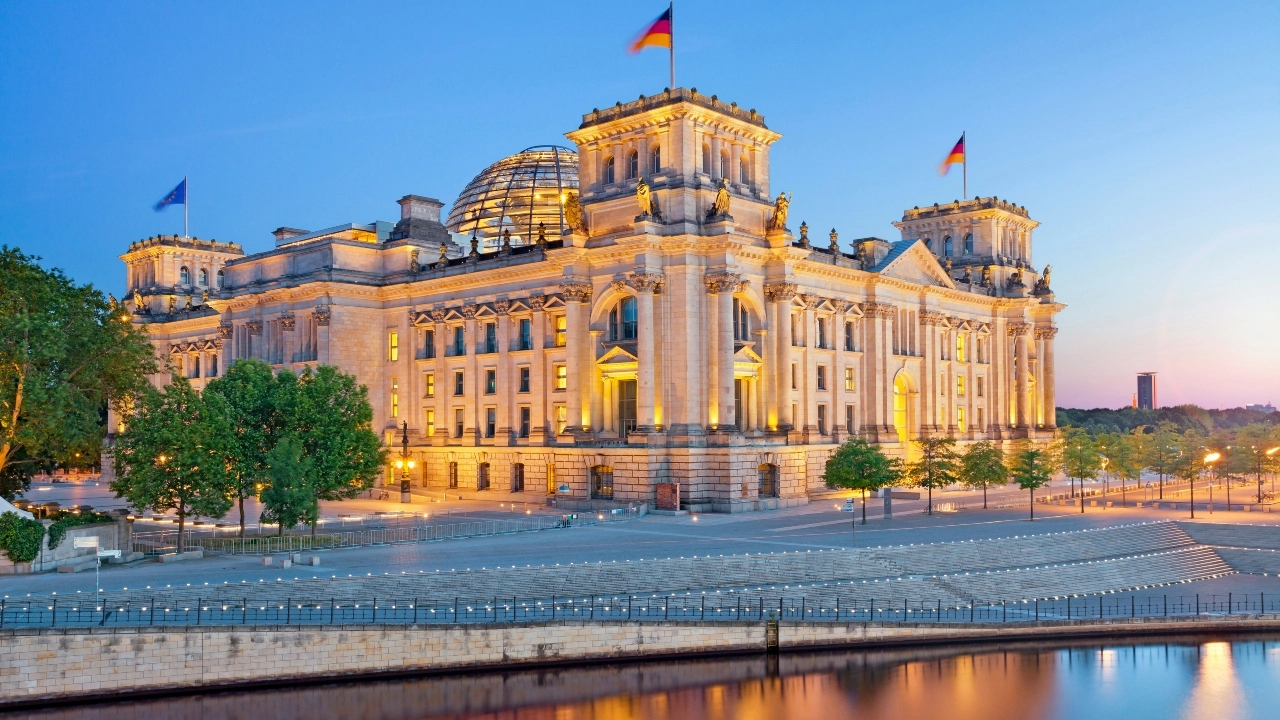 Image of the Reichstag historic government building in Berlin