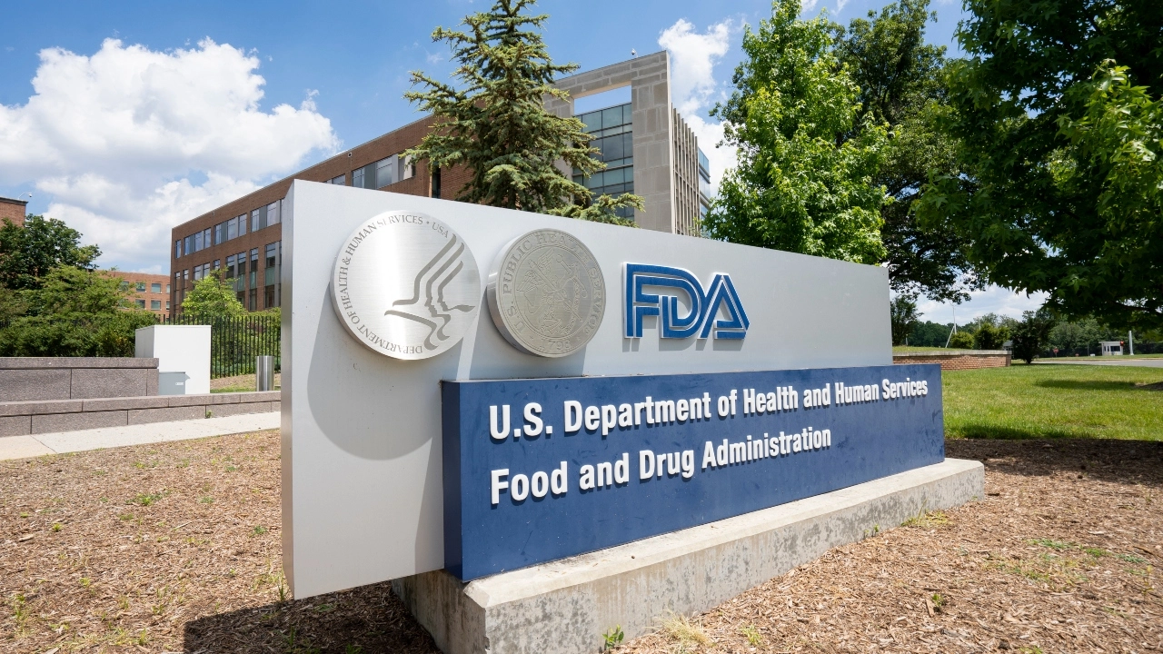 Exterior image of U.S. Department of Health and Human Services & FDA offices